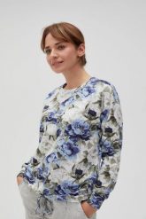 Bluza w kwiaty bez kaptura niebieska. Niebieskie bluzy MOODO, s, bez wzorów, z bawełny, bez kaptura. Za 119.99 zł.