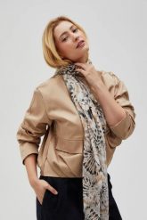 Wzorzysty szal beżowy. Brązowe szaliki i kominy MOODO, bez wzorów, z poliesteru. W wyprzedaży za 16.99 zł.