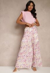 Jasnofioletowe Spodnie High Waist Zdobione Plisami i Kwiatowym Printem Folamea. Fioletowe jeansy Renee, z aplikacjami, z jeansu, eleganckie, z podwyższonym stanem. W wyprzedaży za 107.99 zł.