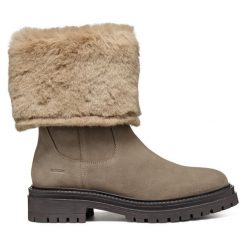 Botki Geox. Brązowe botki Geox, bez wzorów, bez obcasa, na płaskiej podeszwie, bez zapięcia. Za 349.99 zł.