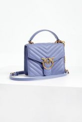 Torebka Love Mini Top Handle Chevron PINKO. Fioletowe torebki klasyczne Pinko, bez wzorów, pikowane, bez dodatków. W wyprzedaży za 791.40 zł.