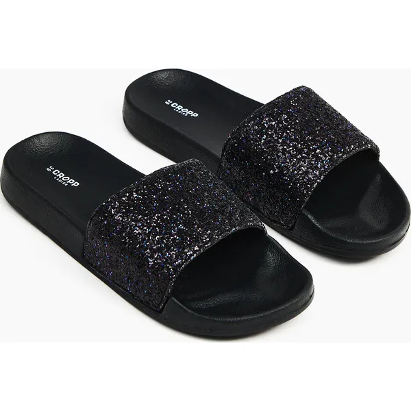 Klapki z brokatowym zdobieniem - Wielobarwny. Klapki Cropp, z aplikacjami, bez obcasa, bez zapięcia. Za 49.99 zł.