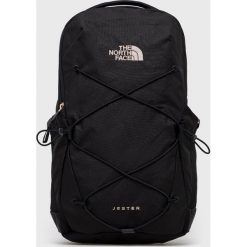 The North Face plecak kolor czarny duży gładki. Czarne plecaki The North Face, bez wzorów, do ręki, bez dodatków. W wyprzedaży za 289.99 zł.