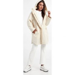 Płaszcz Cervia MAX MARA LEISURE. Białe płaszcze Max Mara Leisure, bez wzorów. W wyprzedaży za 1,499.40 zł.
