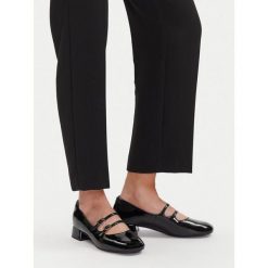 Czółenka Clarks. Czarne czółenka Clarks, bez wzorów, bez obcasa, bez zapięcia. Za 296.99 zł.