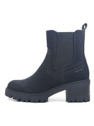 GAP Botki w kolorze czarnym na obcasie rozmiar: 36. Czarne botki GAP, bez wzorów, eleganckie, bez obcasa, na obcasie, bez zapięcia. Za 194.95 zł.