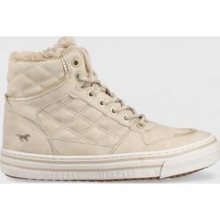 Mustang sneakersy kolor beżowy. Brązowe buty sportowe lifestyle Mustang, bez wzorów, z gumy, sportowe, z okrągłym noskiem, bez zapięcia. Za 329.99 zł.