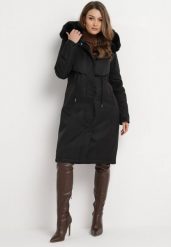 Czarna Kurtka za Kolano ze Ściągaczem i Kapturem z Futerkiem Adoresa. Czarne kurtki Born2be, l, bez wzorów. Za 349.99 zł.