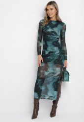 Zielona Siateczkowa Sukienka Maxi z Marszczeniem i Rozcięciem Valpuri. Zielone sukienki Born2be, l, z aplikacjami, z tkaniny, eleganckie, bez kołnierzyka, bez ramiączek, maxi. W wyprzedaży za 135.99 zł.