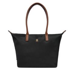 Torebka Tommy Hilfiger. Czarne torebki klasyczne Tommy Hilfiger, bez wzorów, bez dodatków. Za 429.99 zł.