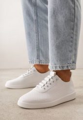 Białe Wsuwane Tenisówki z Perforacją i Podeszwą z Bieżnikiem Illanya. Białe trampki Born2be, bez wzorów, z jeansu, klasyczne, bez zapięcia. Za 69.99 zł.