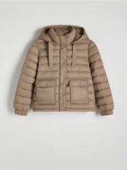 Pikowana kurtka light padded - brązowy. Brązowe kurtki Reserved, l, bez wzorów, z tkaniny, bez kaptura. W wyprzedaży za 59.99 zł.