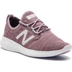 Buty NEW BALANCE - WCSTLRF4 Fioletowy. Fioletowe buty do biegania New Balance, bez wzorów, z materiału, bez zapięcia, do biegania. W wyprzedaży za 209.00 zł.