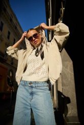 Cienka kurtka z kapturem beżowa. Brązowe kurtki MOODO, l, bez wzorów, z kapturem. Za 179.99 zł.