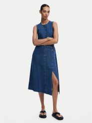 Desigual Sukienka jeansowa Nueva 24WWVD01 Niebieski Regular Fit. Niebieskie sukienki Desigual, m, bez wzorów, z bawełny, bez kołnierzyka, bez ramiączek. Za 359.99 zł.