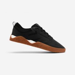Buty na deskorolkę Crush900 Joseph Garbaccio Pro czarne. Białe buty do biegania Decathlon, bez wzorów, z gumy, bez zapięcia, do biegania. Za 299.99 zł.