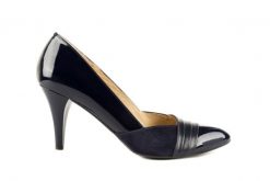 Czółenka Bayla-097 LSZ6884-205 Granat, Skóra naturalna lakierowana - 40. Niebieskie czółenka Bayla, bez wzorów, z lakierowanej skóry, klasyczne, bez obcasa, na obcasie, bez zapięcia. W wyprzedaży za 89.10 zł.