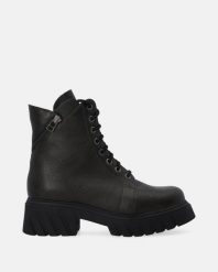SKÓRZANE WORKERY W KOLORZE ZIELONYM K006LEGROBB119. Zielone botki Venezia, bez wzorów, ze skóry, bez obcasa, bez zapięcia. Za 419.00 zł.