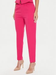 Guess Spodnie materiałowe W4YB52 WFWX2 Różowy Regular Fit. Czerwone spodnie materiałowe Guess, z aplikacjami, z materiału. Za 209.99 zł.