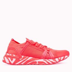 Buty do biegania adidas. Czerwone buty do biegania adidas, bez wzorów, bez zapięcia, do biegania. Za 609.99 zł.