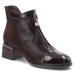 Botki damskie S. Barski, skórzane na klocku we wzorki z okrągłym noskiem i na zamek, wino, CR52-700. Czerwone botki S.BARSKI, bez wzorów, eleganckie, z okrągłym noskiem, bez obcasa, na obcasie, bez zapięcia. Za 309.00 zł.