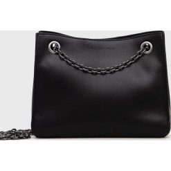 Calvin Klein Jeans torebka kolor czarny. Czarne listonoszki Calvin Klein Jeans, bez wzorów, z jeansu, na ramię, bez dodatków. W wyprzedaży za 379.99 zł.