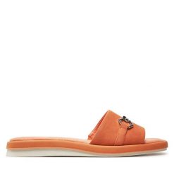 Klapki Caprice. Brązowe klapki Caprice, bez wzorów, bez obcasa, bez zapięcia. Za 399.99 zł.