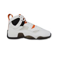 Buty sportowe Air Jordan Jumpman Two Trey GS Shoes. Białe buty treningowe Jordan, bez wzorów, bez zapięcia. Za 548.99 zł.