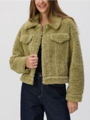 Kurtka teddy z kołnierzykiem - jasnozielony. Zielone kurtki Reserved, l, bez wzorów, z tkaniny, bez kaptura. W wyprzedaży za 159.99 zł.
