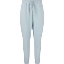 Damskie spodnie dresowe Athlecia Jacey V2. Czerwone spodnie sportowe Athlecia, bez wzorów, z dresówki, na fitness i siłownię. Za 246.00 zł.