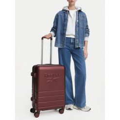 Walizka średnia Reebok. Czerwone walizki Reebok, średnie. Za 269.99 zł.