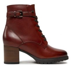 Botki Tamaris. Brązowe botki Tamaris, bez wzorów, bez obcasa, na słupku, bez zapięcia. Za 349.99 zł.