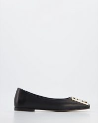 CZARNE BALERINY E116 BLACK. Czarne baleriny Venezia, bez wzorów, ze skóry, bez obcasa, bez zapięcia. Za 219.00 zł.