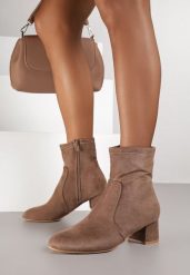 Brązowe Botki Vices na Obcasie z Dopasowaną Cholewką Arinde. Brązowe botki Born2be, bez wzorów, bez obcasa, na obcasie, bez zapięcia. Za 109.99 zł.