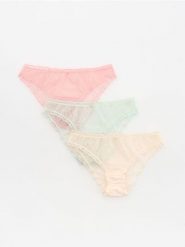 Majtki figi z siateczki 3 pack - różowy. Czerwone figi Reserved, bez wzorów. Za 59.99 zł.