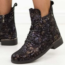 Czarne mlt płaskie skórzane botki damskie Filippo Dbt8283/26. Czarne botki Filippo, bez wzorów, z dzianiny, eleganckie, z okrągłym noskiem, bez obcasa, na płaskiej podeszwie, bez zapięcia. Za 339.00 zł.