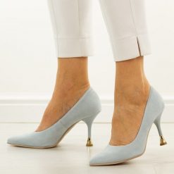 Błękitne zamszowe Polskie szpilki damskie Suzana 2201. Niebieskie szpilki Suzana, bez wzorów, z zamszu, eleganckie, bez obcasa, na obcasie, bez zapięcia. Za 249.00 zł.