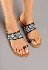 Czarne Klapki Japonki z Plecionką i Metaliczną Ozdobą Doreine. Czarne japonki Renee, z aplikacjami, eleganckie. W wyprzedaży za 47.99 zł.