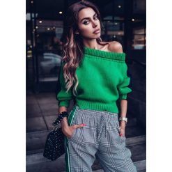 Sweter CHELSEA. Swetry Sweter CHELSEA, uniwersalny, bez wzorów, bez ramiączek. W wyprzedaży za 49.00 zł.