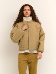 Karen by Simonsen Kurtka puchowa Gaunes 10104153 Złoty Loose Fit. Żółte kurtki Karen by Simonsen, bez wzorów, z puchu, bez kaptura. Za 349.99 zł.