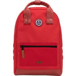 Cabaia plecak Oldschool kolor czerwony duży gładki. Czerwone plecaki Cabaia, bez wzorów, do ręki, bez dodatków. Za 359.99 zł.