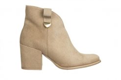 Botki Bayla-159 5033 022-P Beż Welur 159188, Skóra naturalna - 41. Brązowe botki Bayla, bez wzorów, z gumy, eleganckie, bez obcasa, bez zapięcia. W wyprzedaży za 369.00 zł.