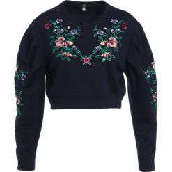 Missguided PUFF SLEEVE APPLIQUE Bluza navy. Bluzy Missguided. Za 129.00 zł.