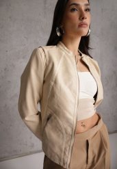 Beżowa Kurtka Ramoneska o Taliowanym Kroju z Ozdobnymi Lamówkami Esanora. Brązowe kurtki Renee, l, bez wzorów, z poliesteru, rockowe, bez kaptura. Za 109.99 zł.