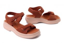 Azaleia 18451 Vera Therapy PAP AD BV618 brown/beige, sandały damskie. Brązowe sandały Azaleia, bez wzorów, bez obcasa, na platformie, bez zapięcia. Za 199.90 zł.