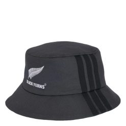 KAPELUSZ TYPU BUCKET BLACK FERNS. Szare kapelusze adidas, bez wzorów, z bawełny, sportowe. Za 129.00 zł.