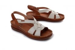 Pikolinos CADAQUES W8K-1839C2 nata, sandały damskie. Brązowe sandały Pikolinos, bez wzorów, ze skóry, bez obcasa, bez zapięcia. Za 544.90 zł.