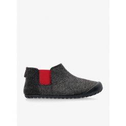 Kapcie Gumbies Brumby. Szare kapcie Gumbies, bez wzorów. Za 156.99 zł.