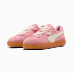 Buty sportowe damskie Puma PALERMO MODA VINTAGE 39882406. Czerwone buty treningowe Puma, bez wzorów, z gumy, bez zapięcia. Za 269.94 zł.