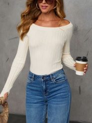 Milan Kiss Sweter w kolorze kremowym rozmiar: S. Brązowe swetry Milan Kiss, s, bez wzorów, bez ramiączek. Za 139.95 zł.